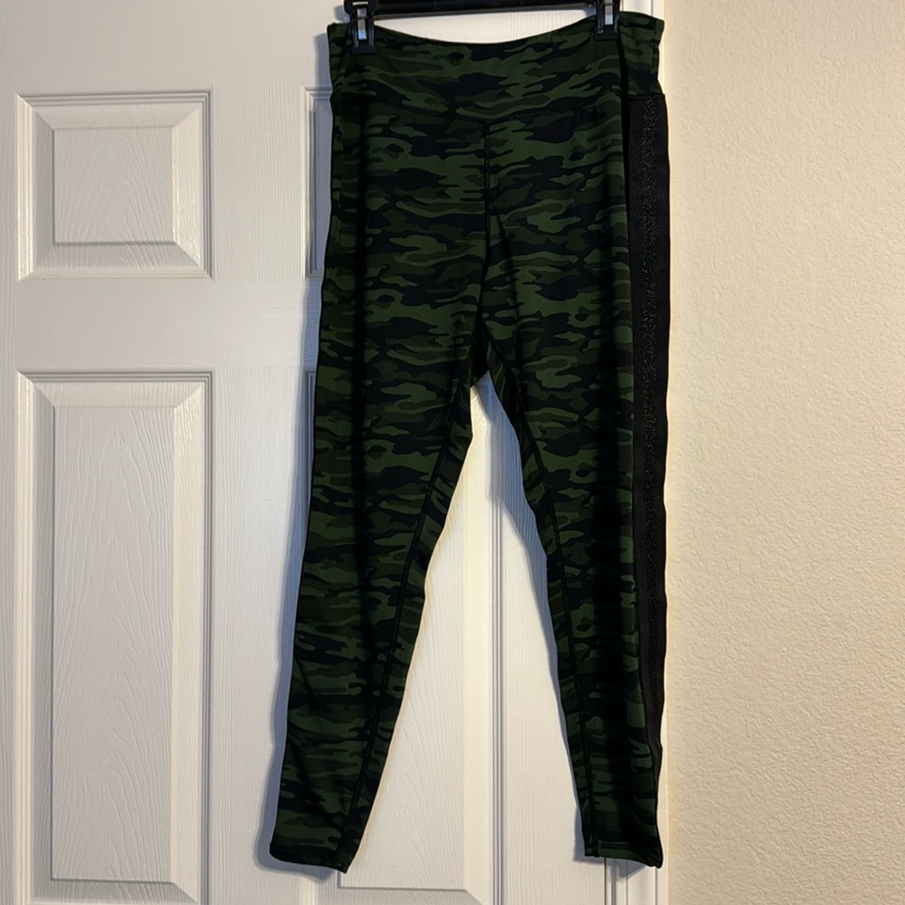 Freshman Women’s Camo Leggings